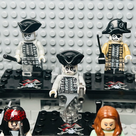 Pirates of the Caribbean: Dead Men Tell No Tales Custom Minifigures Lot of 8 - Picture 4 of 6
